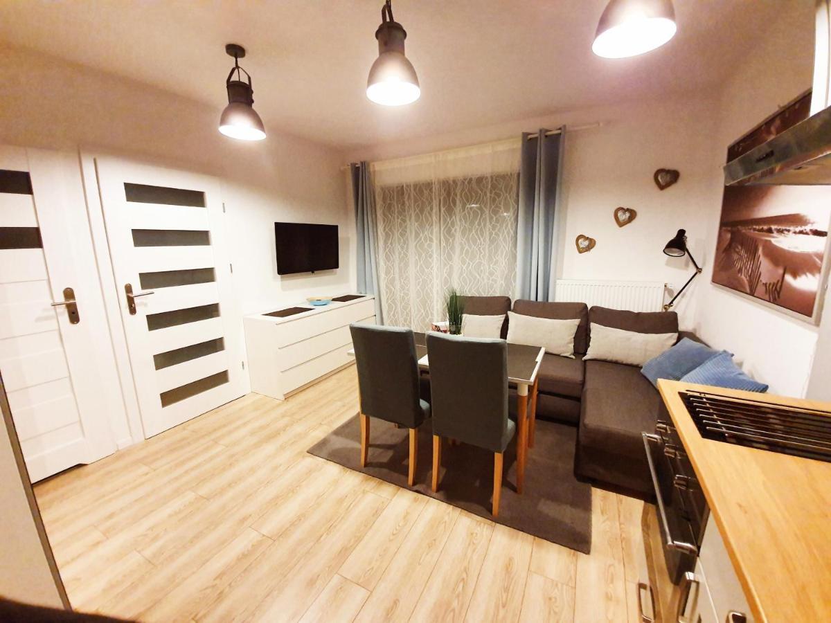 Dom Przy Plazy Apartment อุสตรอเนียมอร์สเกีย ภายนอก รูปภาพ