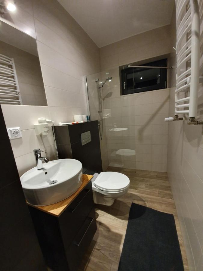 Dom Przy Plazy Apartment อุสตรอเนียมอร์สเกีย ภายนอก รูปภาพ
